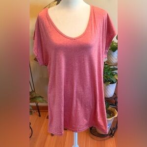 NWOT Women’s Casual Reddish/Pinkish V-neck T-shirt Size L Cap Sleeves Stretchy
